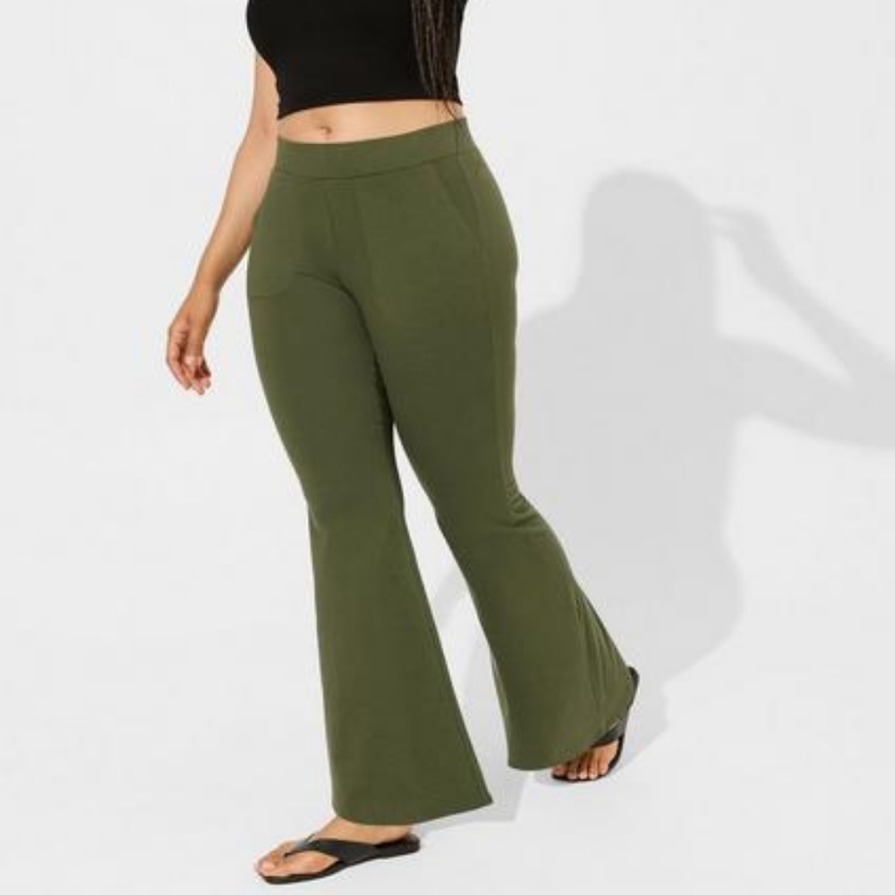 Torrid Green Full Length Signature Waist Flare Pocket Legging Size 2X NWT